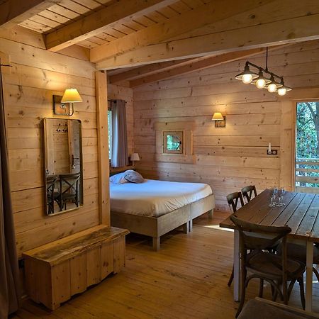 Les Cabanes Dans Les Bois Logis Hotel Villedubert Luaran gambar
