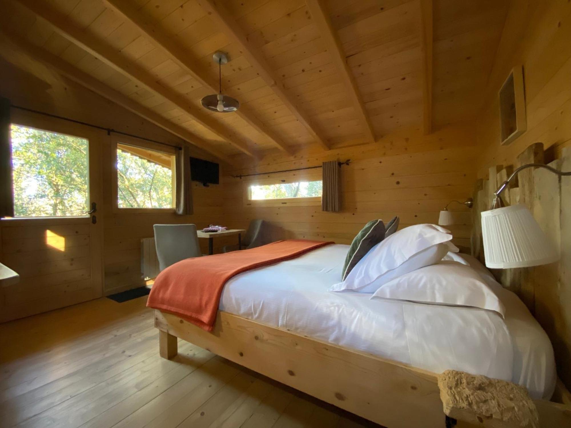 Les Cabanes Dans Les Bois Logis Hotel Villedubert Luaran gambar