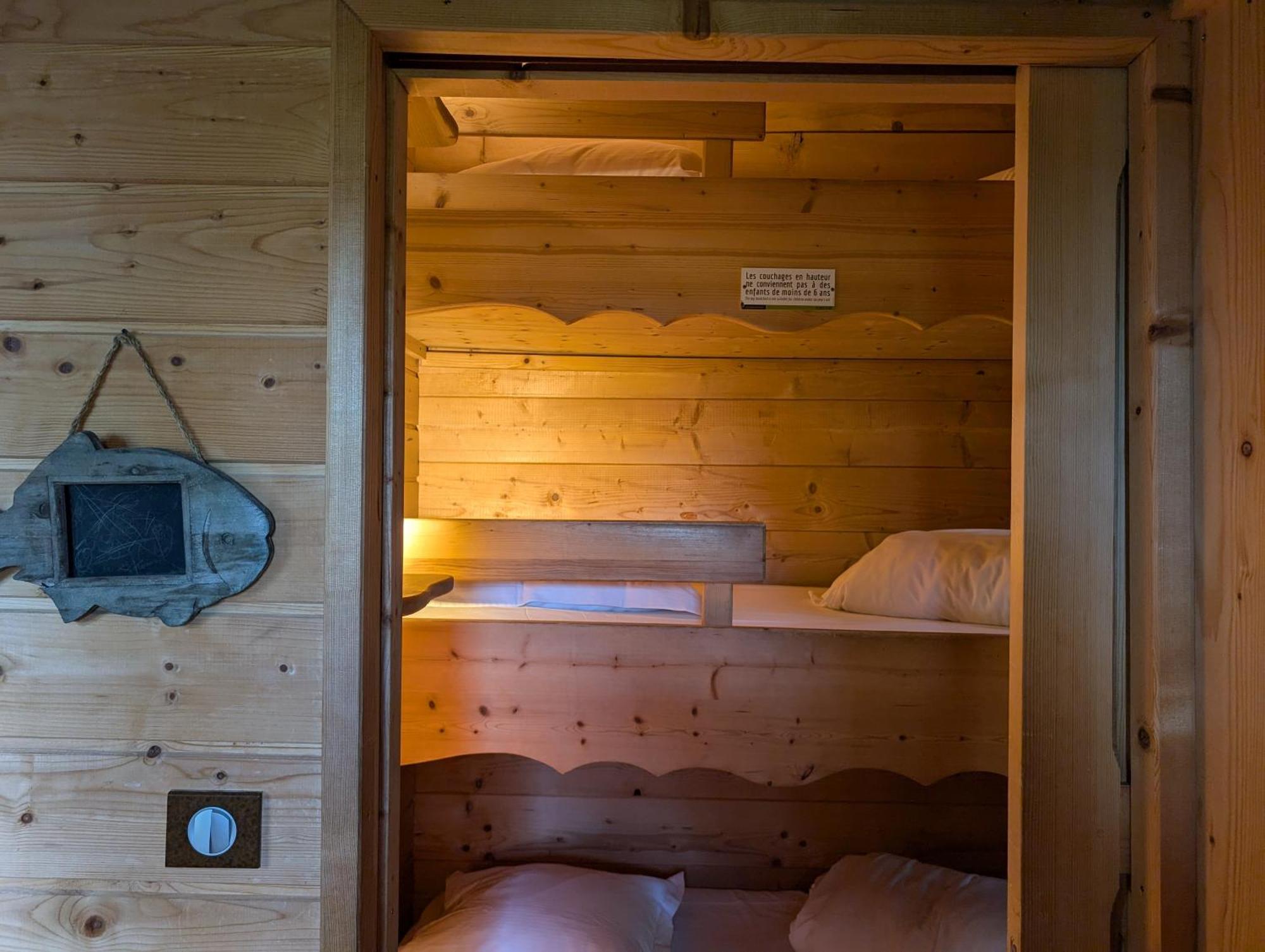 Les Cabanes Dans Les Bois Logis Hotel Villedubert Luaran gambar