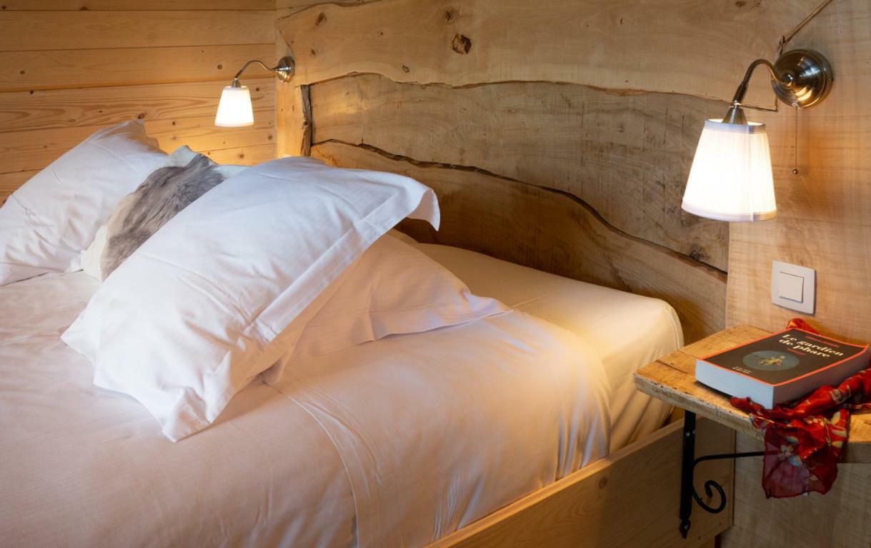 Les Cabanes Dans Les Bois Logis Hotel Villedubert Luaran gambar